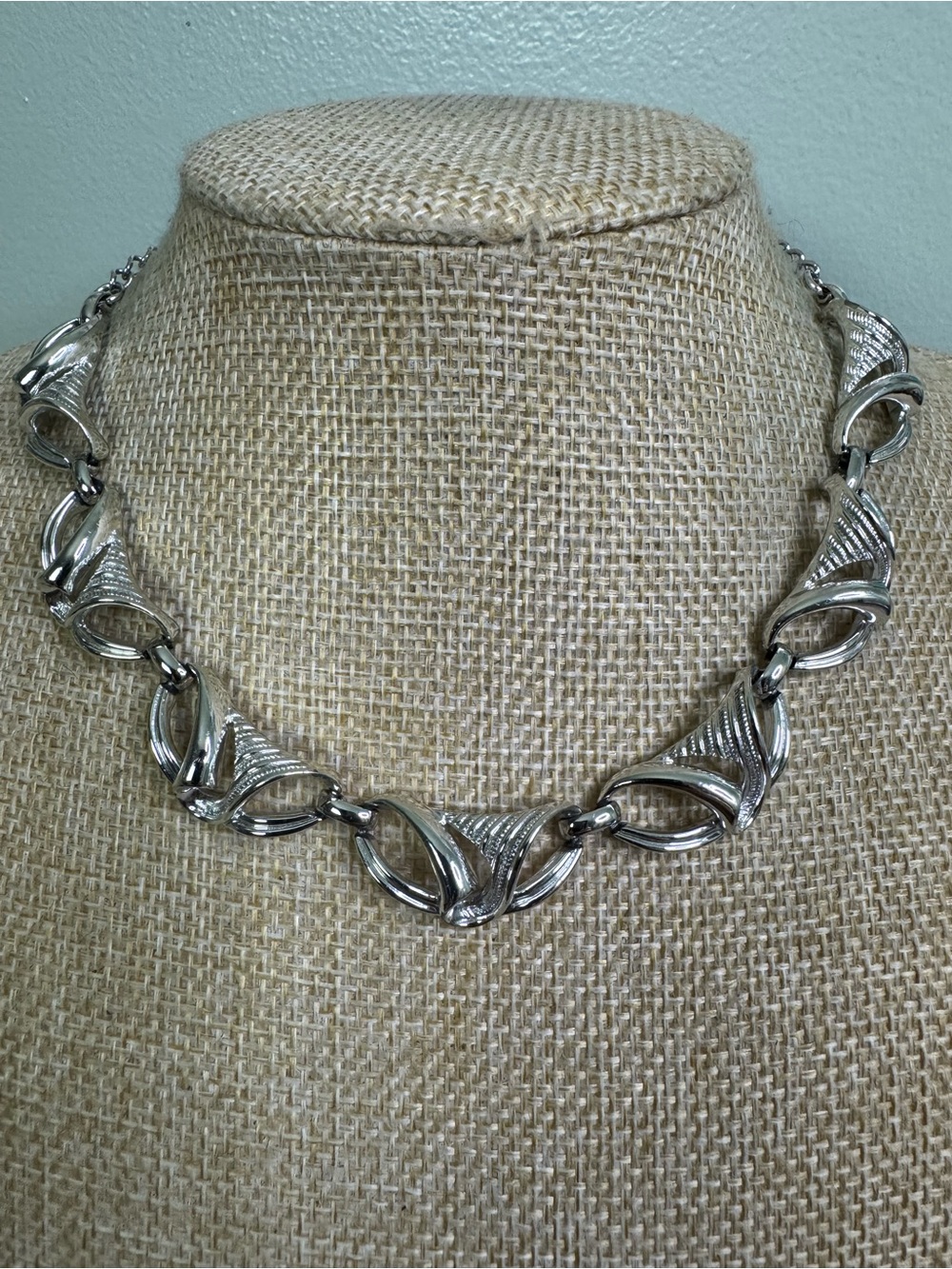 Coro Silver-Tone Sculpted Link Choker Necklace 1960’s Mid Century Estate Jewelry